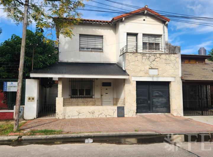 Casa · 142m² · 4 Ambientes · 1 Cochera