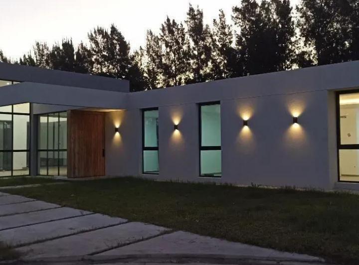 Casa · 220m² · 5 Ambientes