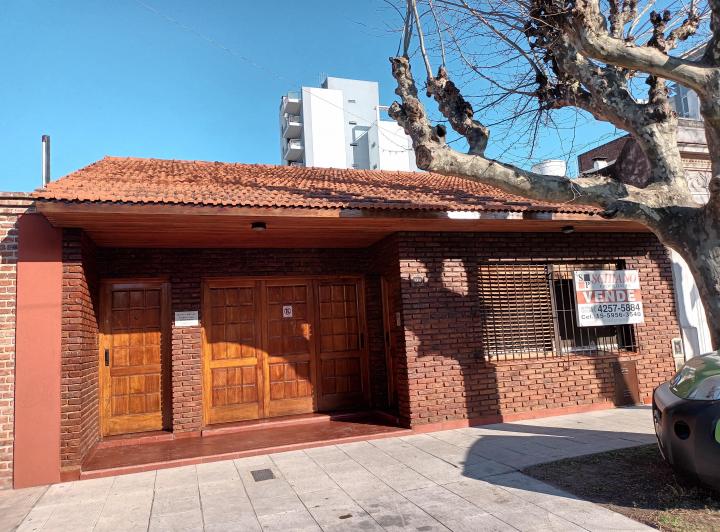 Casa · 1m² · 4 Ambientes · 1 Cochera