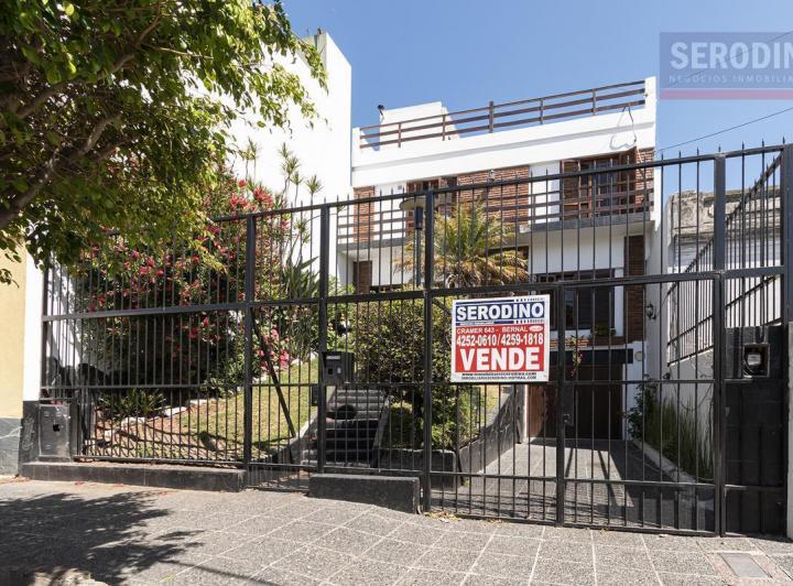 Casa · 226m² · 4 Ambientes · 4 Cocheras
