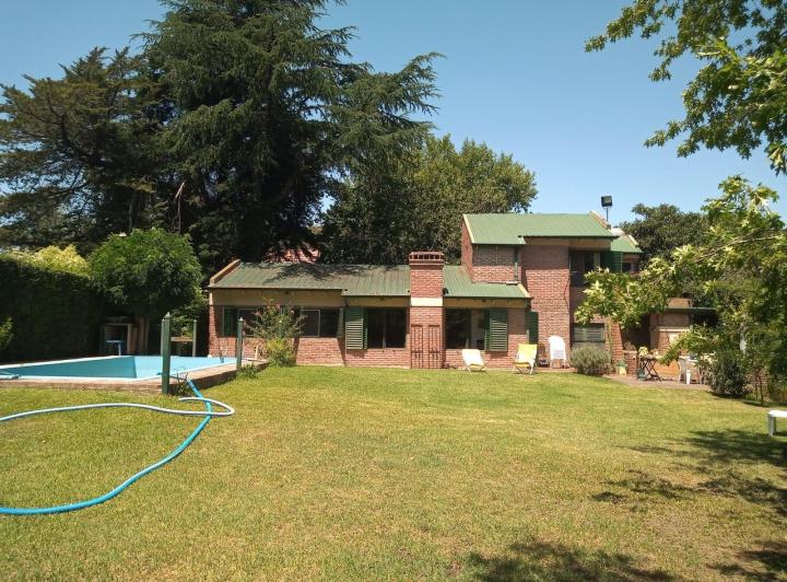 Casa · 150m² · 4 Ambientes · 2 Cocheras