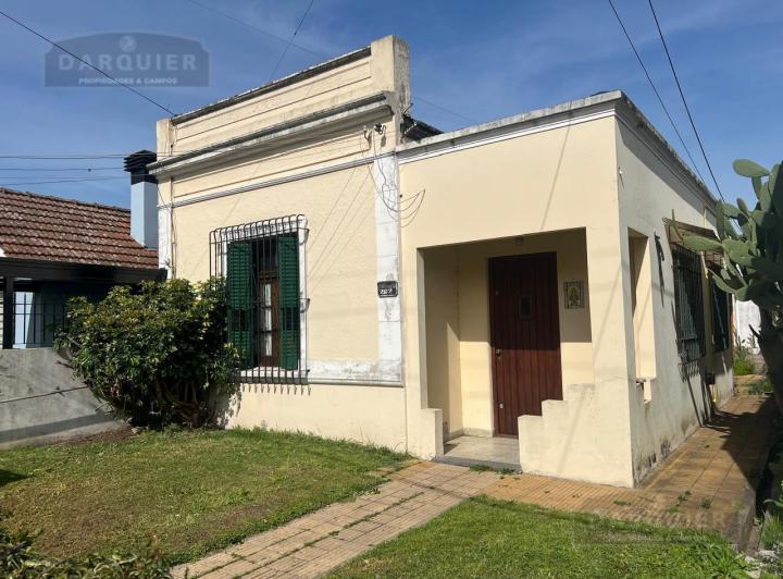 Casa · 401m² · 2 Dormitorios · 2 Cocheras
