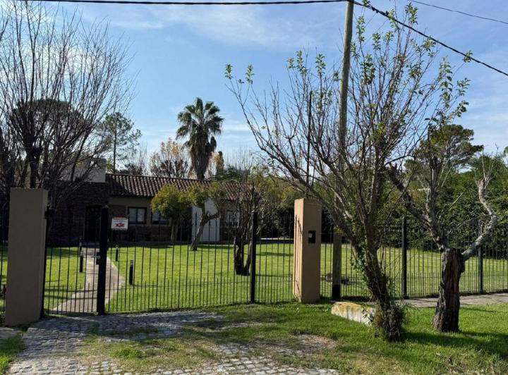 Casa · 160m² · 5 Ambientes · 2 Cocheras