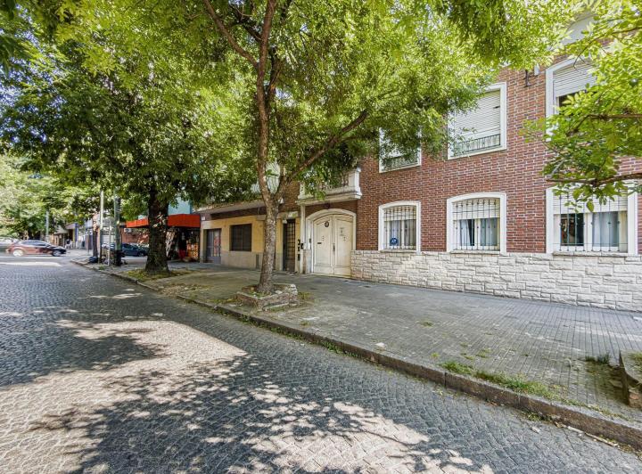 Casa · 190m² · 6 Ambientes · 1 Cochera