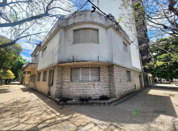 Casa · 204m² · 5 Ambientes · 1 Cochera
