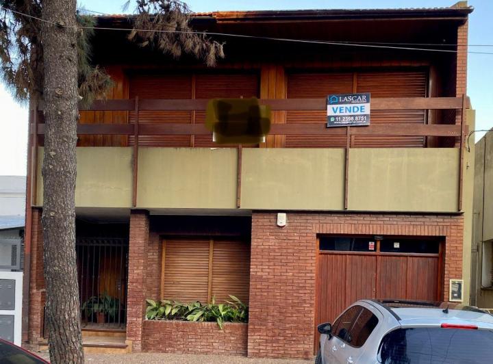 Casa · 276m² · 5 Ambientes · 1 Cochera