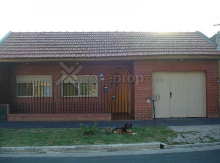 Casa · 100m² · 3 Ambientes · 1 Cochera