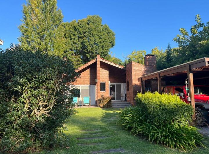 Casa · 115m² · 5 Ambientes · 1 Cochera
