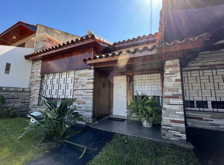 Casa · 150m² · 4 Ambientes · 1 Cochera