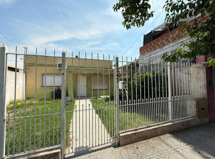 Casa · 99m² · 4 Ambientes · 1 Cochera