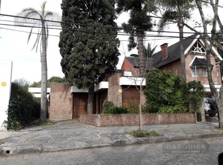 Casa · 200m² · 2 Cocheras
