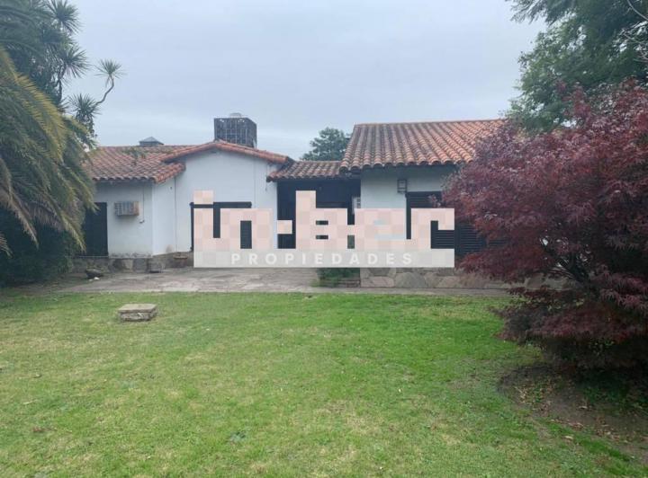 Casa · 228m² · 4 Ambientes · 2 Cocheras