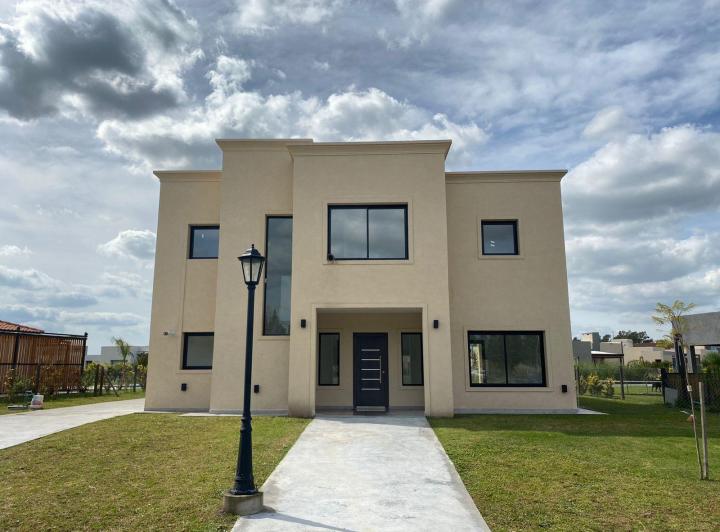 Casa · 190m² · 4 Ambientes
