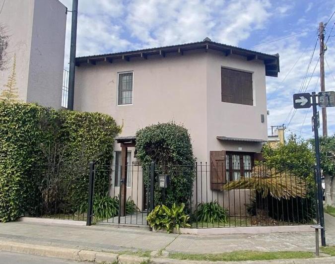 Casa · 120m² · 4 Ambientes · 1 Cochera