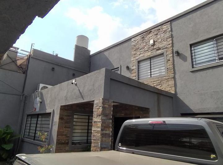 Casa · 172m² · 5 Ambientes · 1 Cochera