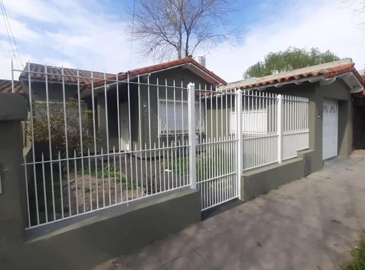 Casa · 130m² · 5 Ambientes · 1 Cochera