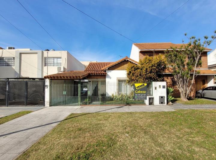 Casa · 110m² · 4 Ambientes · 2 Cocheras