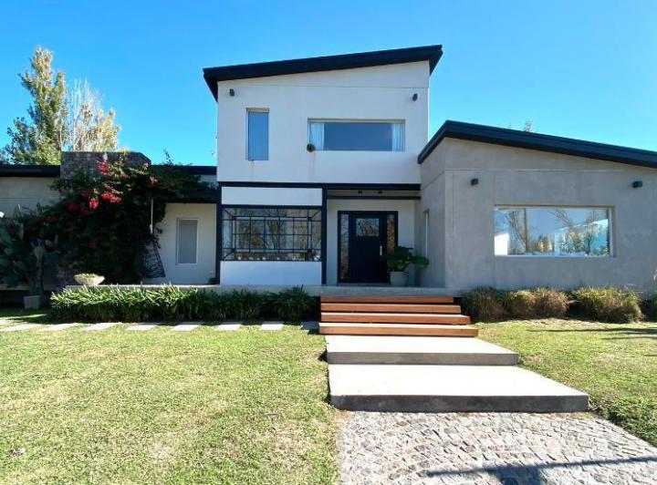 Casa · 165m² · 4 Ambientes