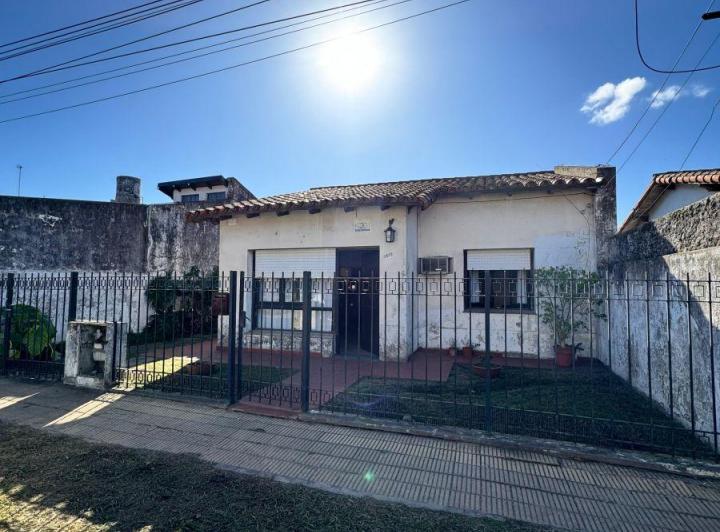 Casa · 90m² · 5 Ambientes · 1 Cochera