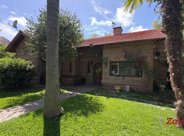 Casa · 147m² · 4 Ambientes · 1 Cochera