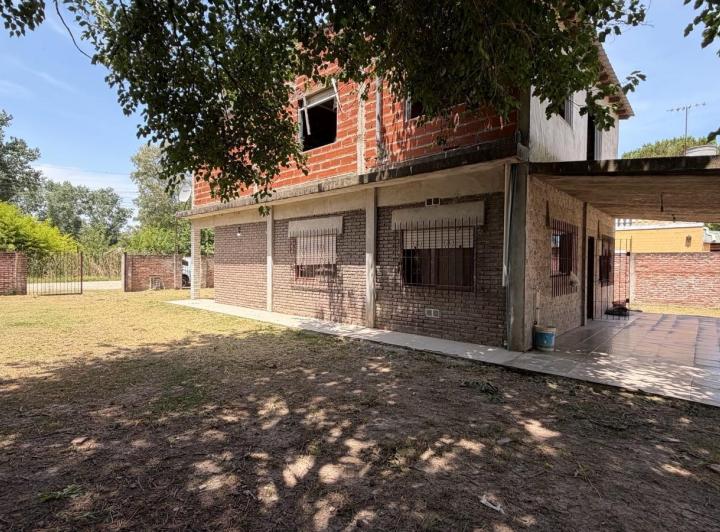 Casa · 790m² · 4 Ambientes · 2 Cocheras