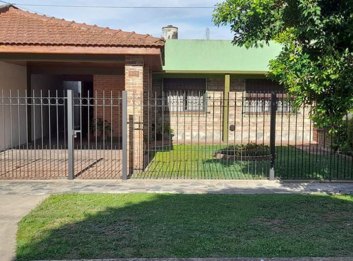 Casa · 180m² · 6 Ambientes · 1 Cochera