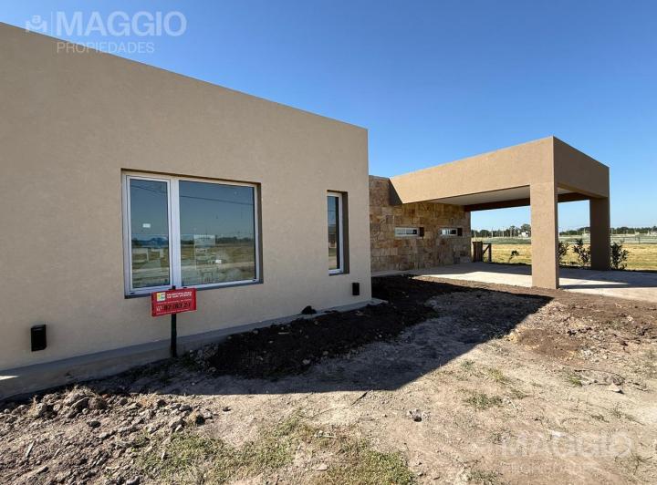 Casa · 142m² · 4 Ambientes · 6 Cocheras