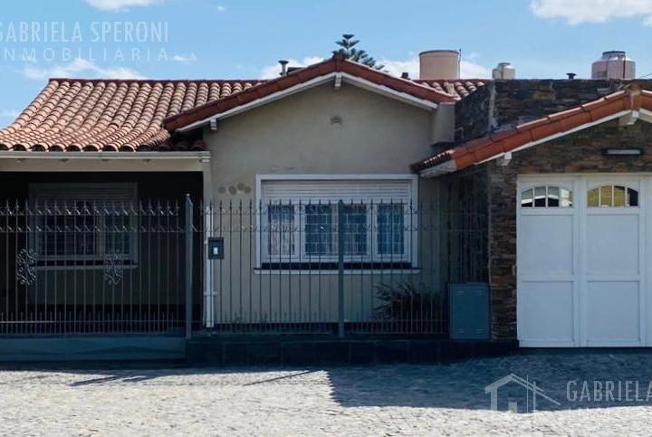 Casa · 136m² · 4 Ambientes · 1 Cochera