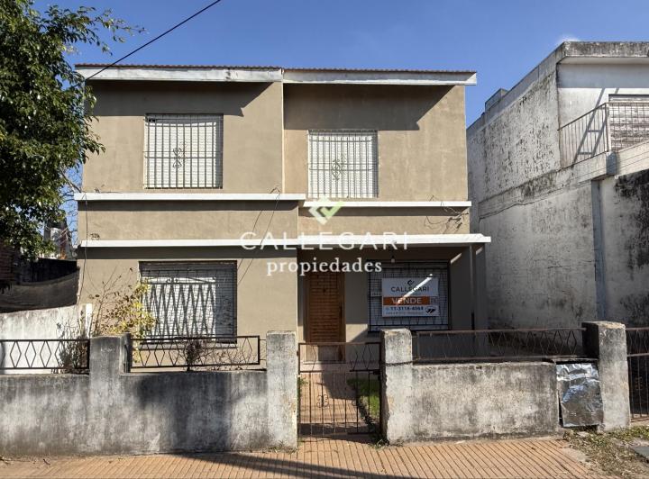 Casa · 124m² · 5 Ambientes · 4 Cocheras