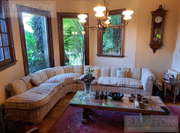 Casa · 236m² · 7 Ambientes · 4 Cocheras