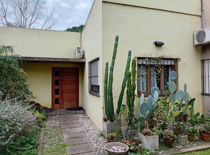 Casa · 180m² · 5 Ambientes