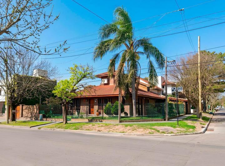 Casa · 170m² · 5 Ambientes · 3 Cocheras