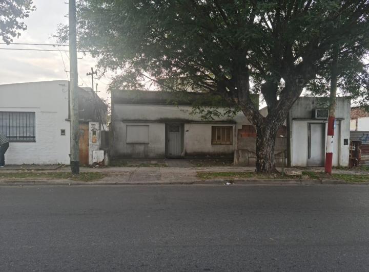 Casa · 90m² · 5 Ambientes · 1 Cochera
