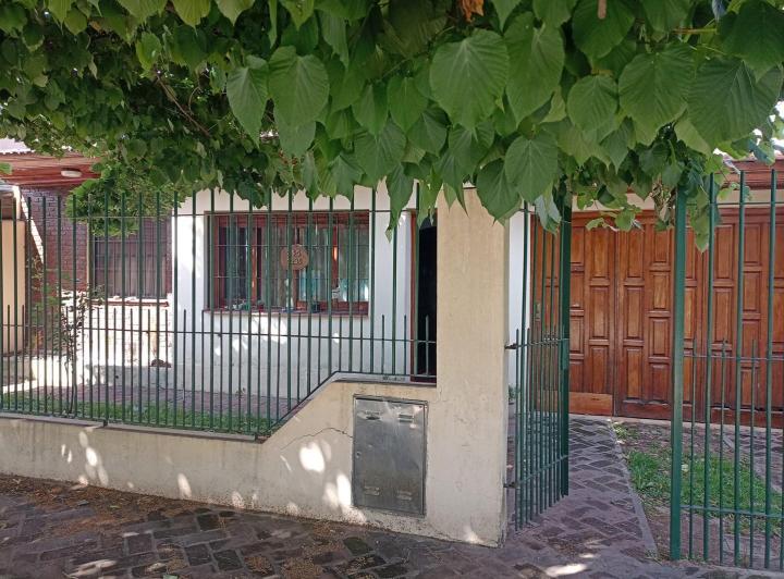 Casa · 123m² · 4 Ambientes · 1 Cochera