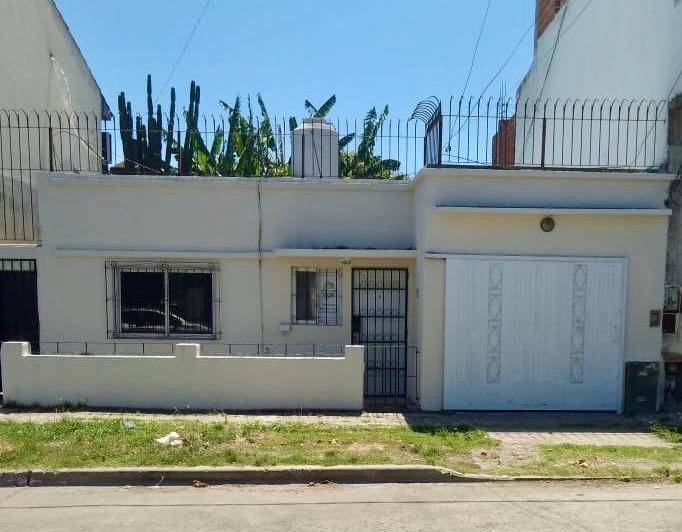 Casa · 90m² · 3 Ambientes · 1 Cochera