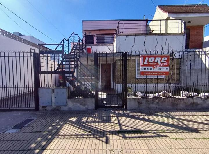 Casa · 68m² · 4 Ambientes · 3 Cocheras