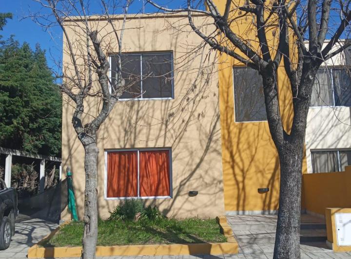 Casa · 140m² · 4 Ambientes · 1 Cochera