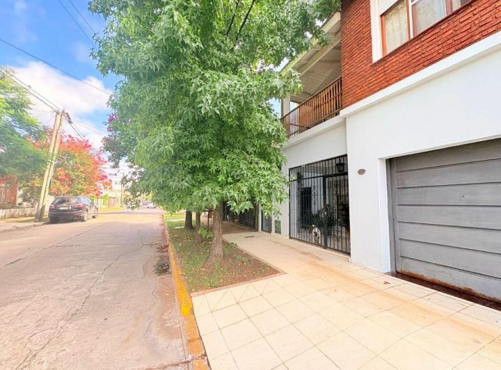 Casa · 95m² · 5 Ambientes · 1 Cochera