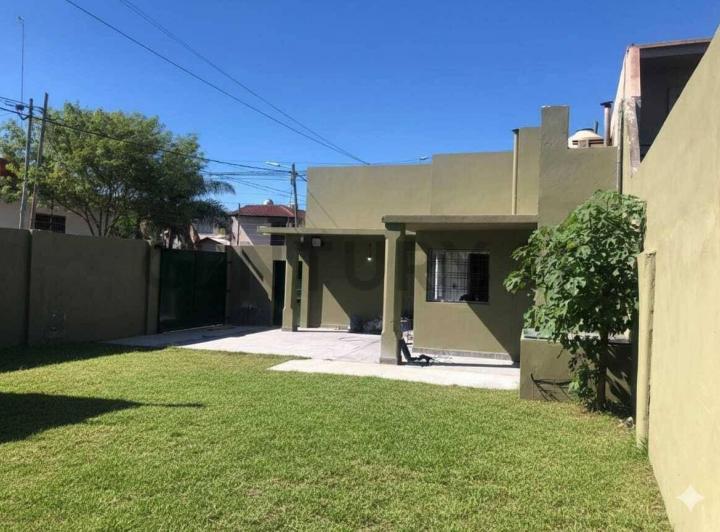 Casa · 180m² · 3 Ambientes · 1 Cochera