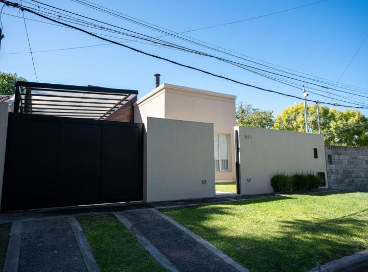 Casa · 90m² · 3 Ambientes · 1 Cochera