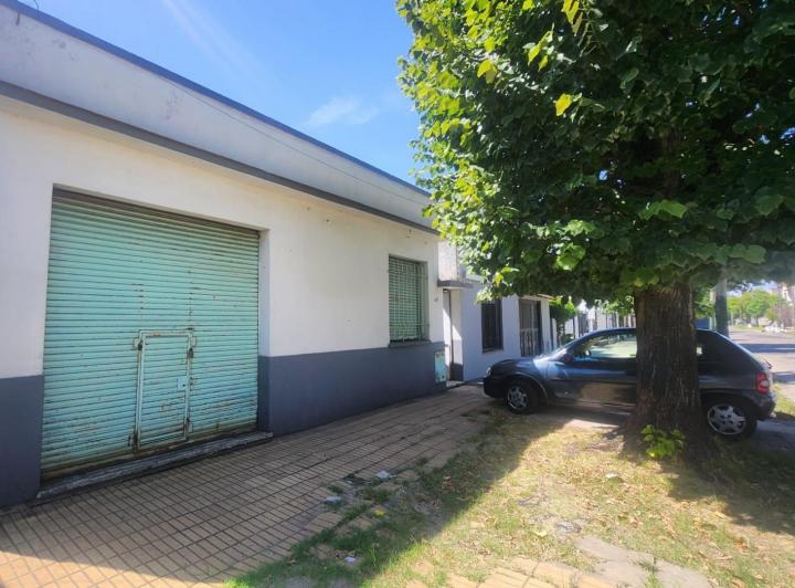 Casa · 180m² · 4 Ambientes · 1 Cochera