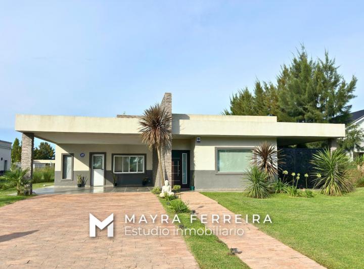 Casa · 175m² · 4 Ambientes · 2 Cocheras