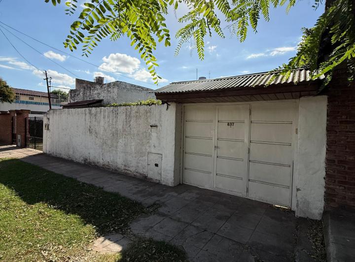 Casa · 60m² · 5 Ambientes · 3 Cocheras