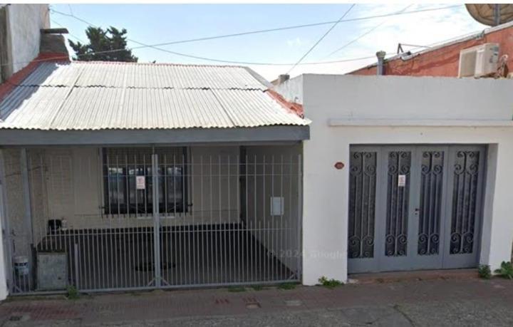 Casa · 180m² · 3 Ambientes · 2 Cocheras