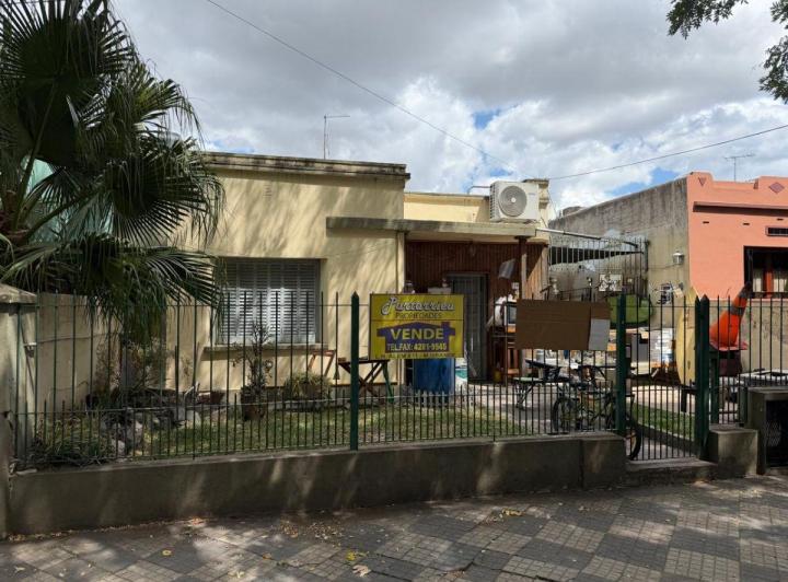 Casa · 400m² · 3 Ambientes · 1 Cochera