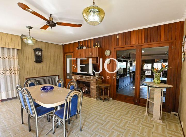 Casa · 444m² · 7 Ambientes · 2 Cocheras