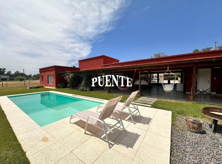 Casa · 240m² · 5 Ambientes · 2 Cocheras