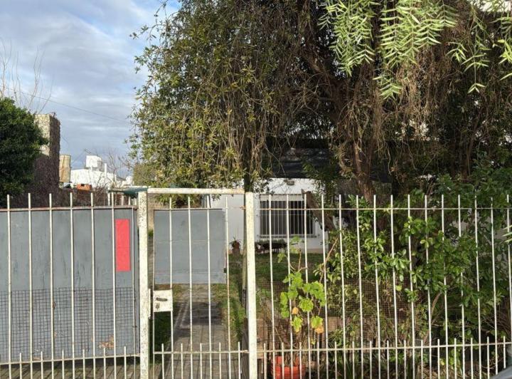 Casa · 90m² · 2 Ambientes · 2 Cocheras