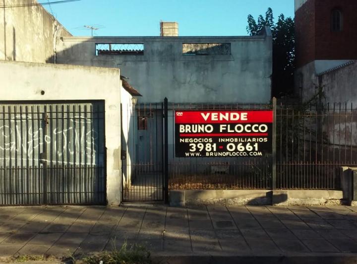 Casa · 80m² · 5 Ambientes · 1 Cochera