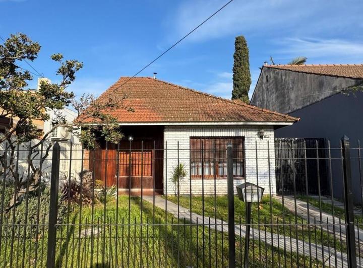 Casa · 130m² · 4 Ambientes · 1 Cochera